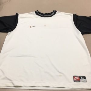 Men’s Nike shirt